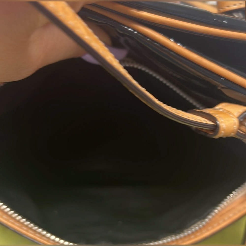 *SOLD*Coach Patent Leather Shoulder Bag - Picture 4 of 11